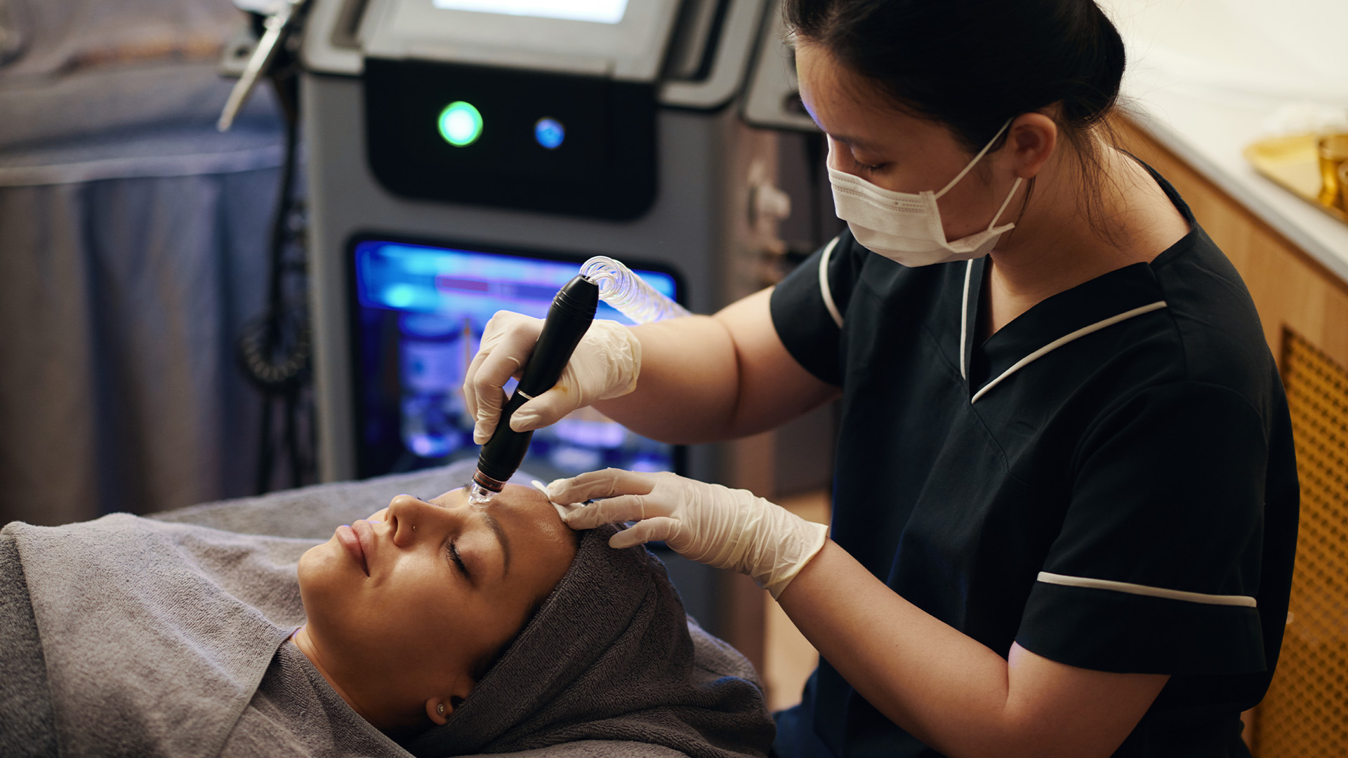 เลเซอร์หลุมสิวช่วยได้จริงไหม? เจาะลึกการรักษาหลุมสิวด้วยเลเซอร์